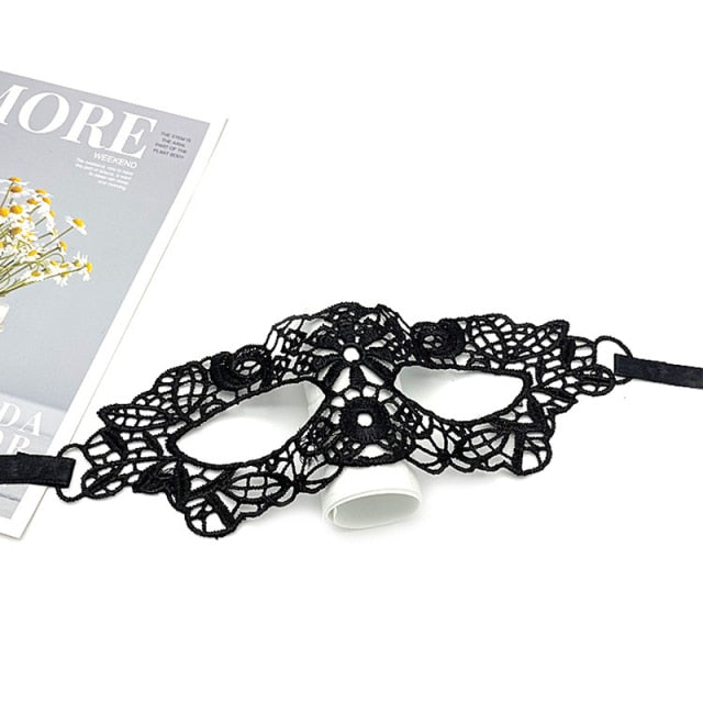 Women Hollow Lace Masquerade Face Mask Sexy Cosplay Prom Party Props Costume Halloween Masquerade Mask Nightclub Queen Eye Mask