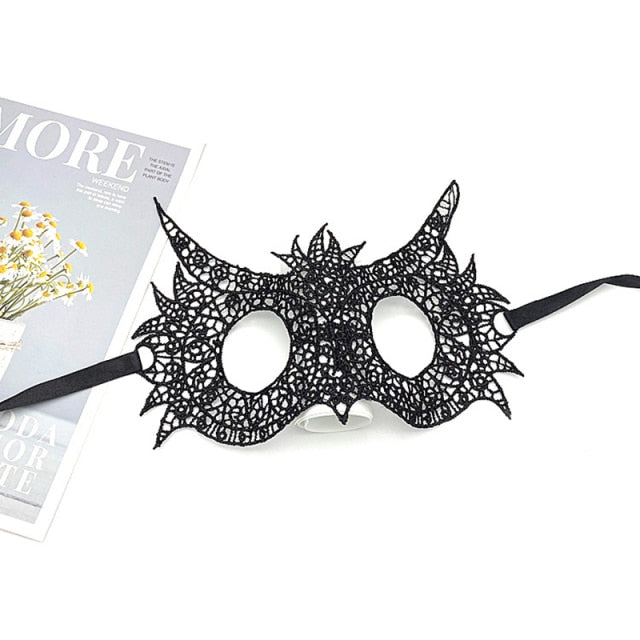 Women Hollow Lace Masquerade Face Mask Sexy Cosplay Prom Party Props Costume Halloween Masquerade Mask Nightclub Queen Eye Mask